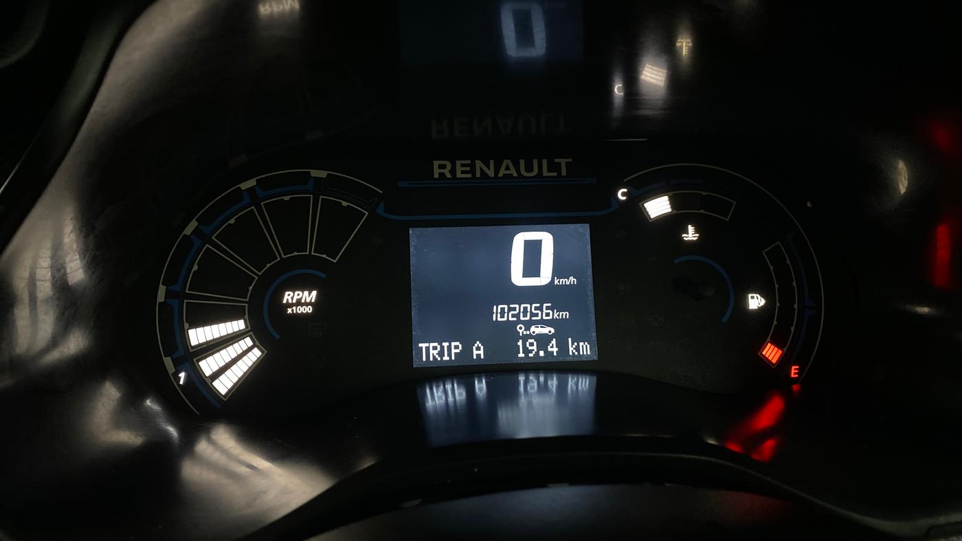 2022 Renault TRIBER RXT, Petrol, Manual, 1,02,055 km, Odometer Image