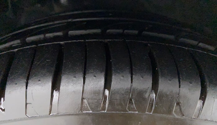 2012 Mercedes Benz C Class C 220 CDI CLASSIC, Diesel, Automatic, 46,397 km, Right Front Tyre Tread