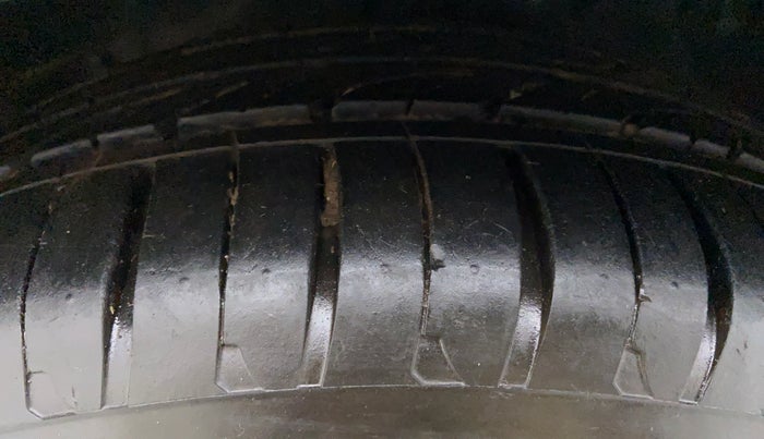 2012 Mercedes Benz C Class C 220 CDI CLASSIC, Diesel, Automatic, 46,397 km, Left Front Tyre Tread