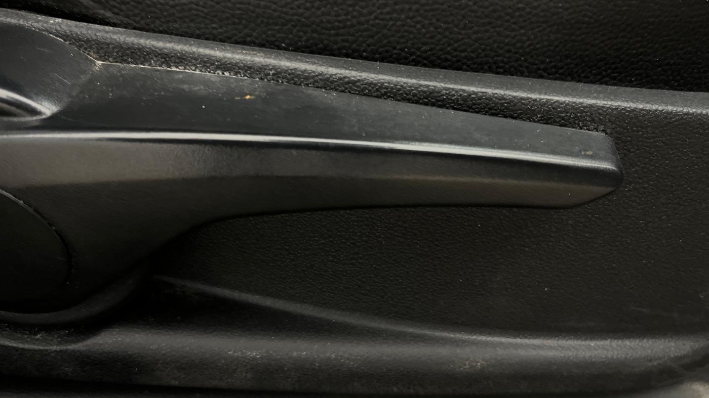 2017 Tata NEXON XZ PLUS PETROL, Petrol, Manual, 1,06,841 km, Driver Side Adjustment Panel