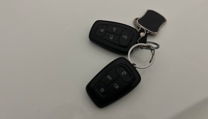 2017 Tata NEXON XZ PLUS PETROL, Petrol, Manual, 1,06,841 km, Key Close Up