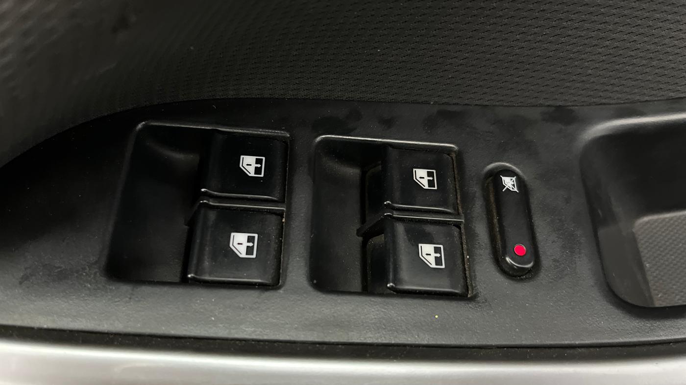2017 Tata NEXON XZ PLUS PETROL, Petrol, Manual, 1,06,841 km, Driver Side Door Panels Control