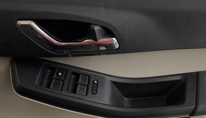 2022 Tata Tiago XZ PLUS CNG, CNG, Manual, 1,11,341 km, Driver Side Door Panels Control