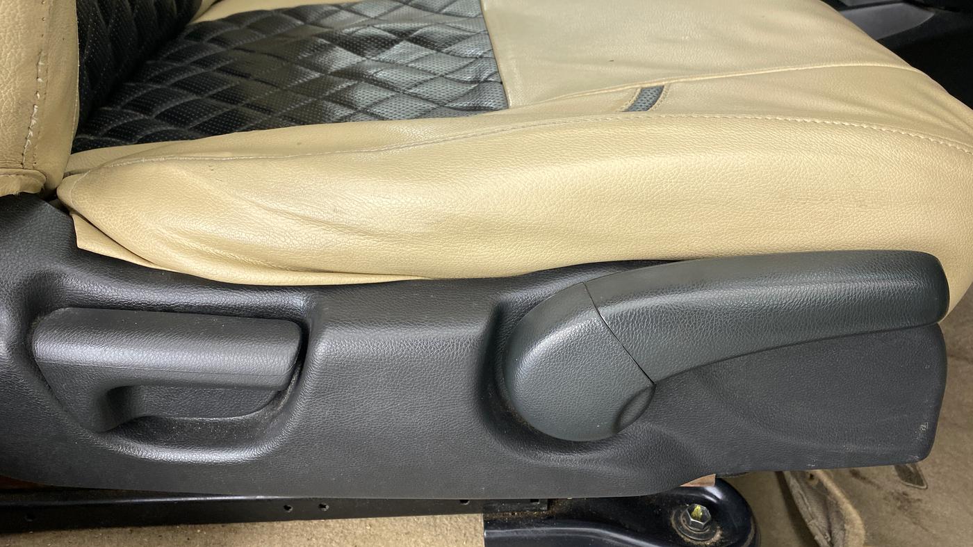 2015 Honda City SV CVT PETROL, Petrol, Automatic, 53,566 km, Driver Side Adjustment Panel