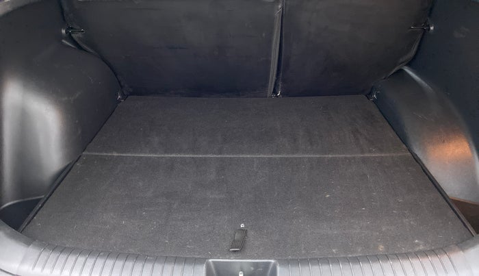 2017 Hyundai Creta 1.6 CRDI SX PLUS AUTO, Diesel, Automatic, 95,049 km, Boot Inside