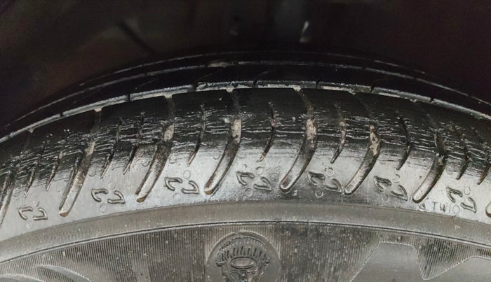 2022 Maruti XL6 ALPHA MT, Petrol, Manual, 35,183 km, Left Front Tyre Tread