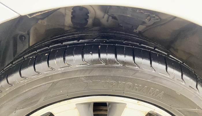 2014 Hyundai Verna FLUIDIC 1.4 CRDI CX, Diesel, Manual, 1,42,148 km, Left Front Tyre Tread