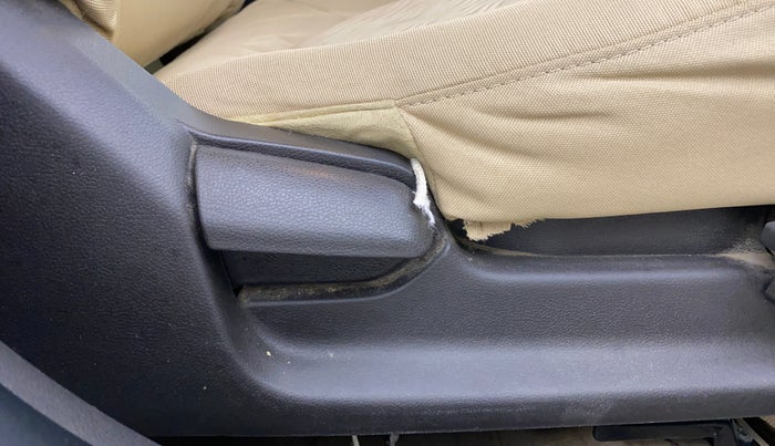 2014 Hyundai Verna FLUIDIC 1.4 CRDI CX, Diesel, Manual, 1,42,148 km, Driver Side Adjustment Panel