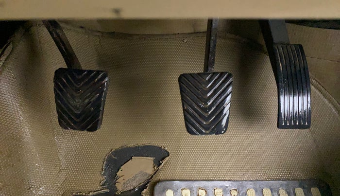 2014 Hyundai Verna FLUIDIC 1.4 CRDI CX, Diesel, Manual, 1,42,148 km, Pedals