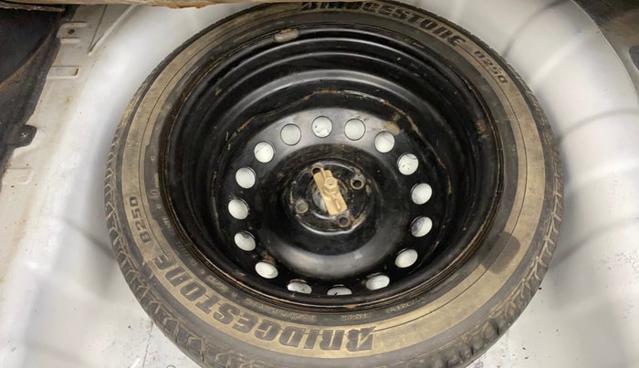 2014 Hyundai Verna FLUIDIC 1.4 CRDI CX, Diesel, Manual, 1,42,148 km, Spare Tyre