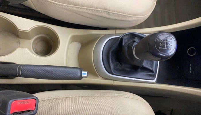 2014 Hyundai Verna FLUIDIC 1.4 CRDI CX, Diesel, Manual, 1,42,148 km, Gear Lever