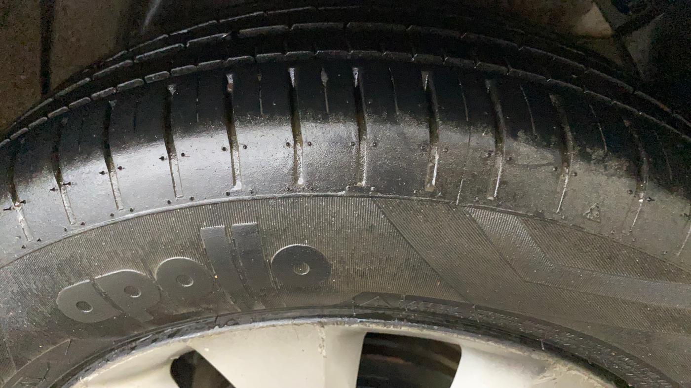 2017 Hyundai Verna 1.6 VTVT S AT, Petrol, Automatic, 81,231 km, Left Rear Tyre Tread