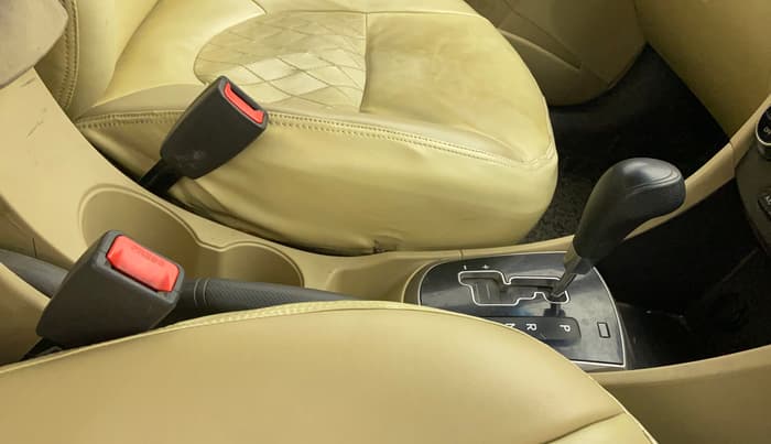 2017 Hyundai Verna 1.6 VTVT S AT, Petrol, Automatic, 81,178 km, Gear Lever