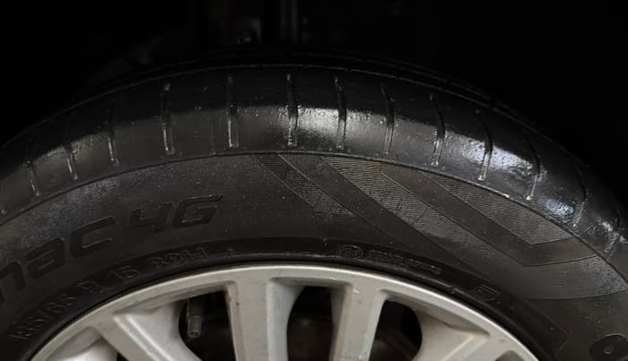 2022 Maruti Dzire ZXI CNG, CNG, Manual, 54,311 km, Left Front Tyre Tread