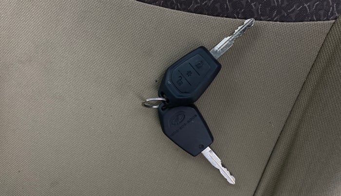 2017 Mahindra TUV300 T8 AMT, Diesel, Automatic, 55,159 km, Key Close Up