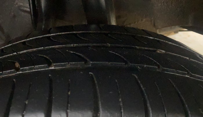 2018 Honda Amaze 1.2L I-VTEC V, Petrol, Manual, 1,27,049 km, Left Rear Tyre Tread