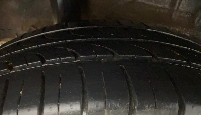 2018 Honda Amaze 1.2L I-VTEC V, Petrol, Manual, 1,27,049 km, Right Rear Tyre Tread