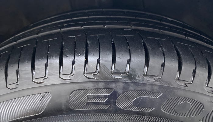 2021 Hyundai NEW I20 MAGNA 1.2 MT, Petrol, Manual, 11,540 km, Right Front Tyre Tread