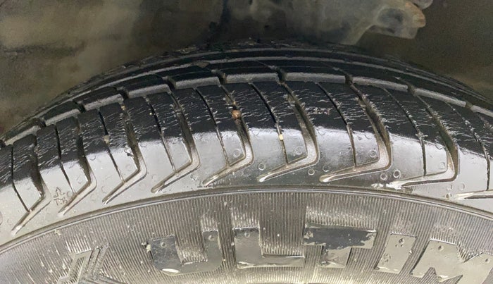 2013 Hyundai i10 MAGNA 1.2, Petrol, Manual, 59,554 km, Right Front Tyre Tread