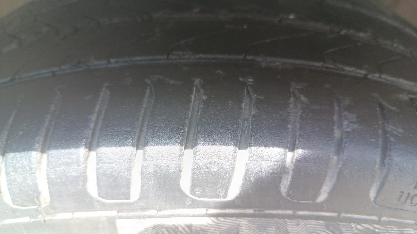 2022 KIA SONET HTX 1.5, Diesel, Manual, 54,896 km, Left Front Tyre Tread