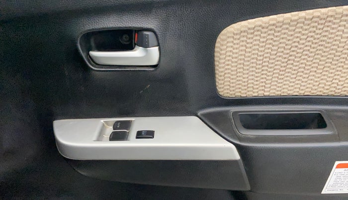 2018 Maruti Wagon R 1.0 LXI CNG, CNG, Manual, 1,30,194 km, Driver Side Door Panels Control