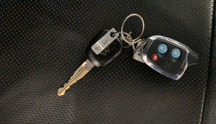 2018 Maruti Wagon R 1.0 LXI CNG, CNG, Manual, 1,30,194 km, Key Close Up