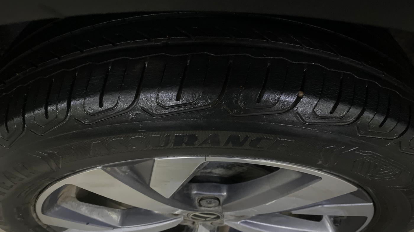 2022 Volkswagen TAIGUN TOPLINE 1.0 TSI MT, Petrol, Manual, 57,530 km, Right Rear Tyre Tread