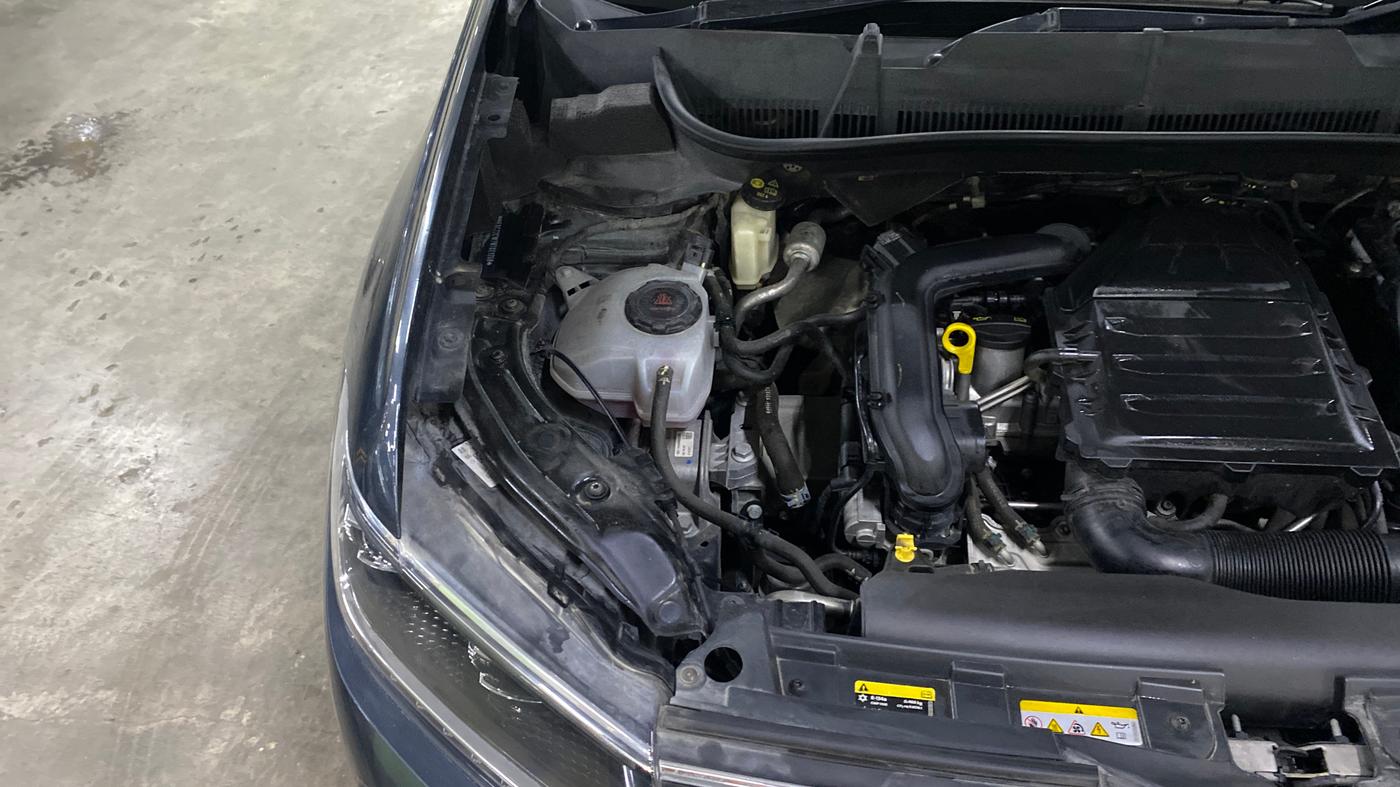 2022 Volkswagen TAIGUN TOPLINE 1.0 TSI MT, Petrol, Manual, 57,530 km, Engine View - Right