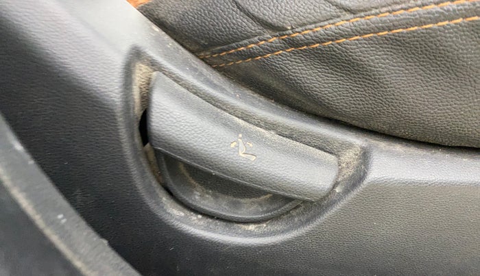 2018 Hyundai Grand i10 MAGNA 1.2 KAPPA VTVT, Petrol, Manual, 44,219 km, Driver Side Adjustment Panel