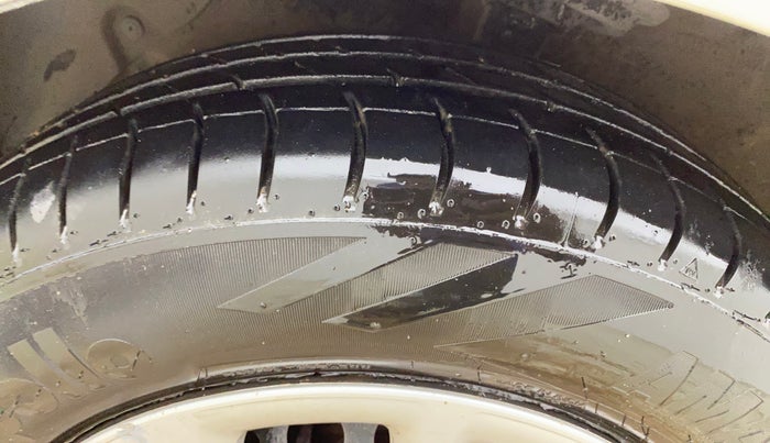 2018 Hyundai Grand i10 MAGNA 1.2 KAPPA VTVT, Petrol, Manual, 44,219 km, Left Front Tyre Tread