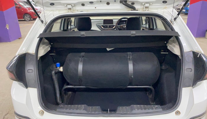 2021 Tata ALTROZ XM PLUS PETROL, CNG, Manual, 28,926 km, Boot Inside