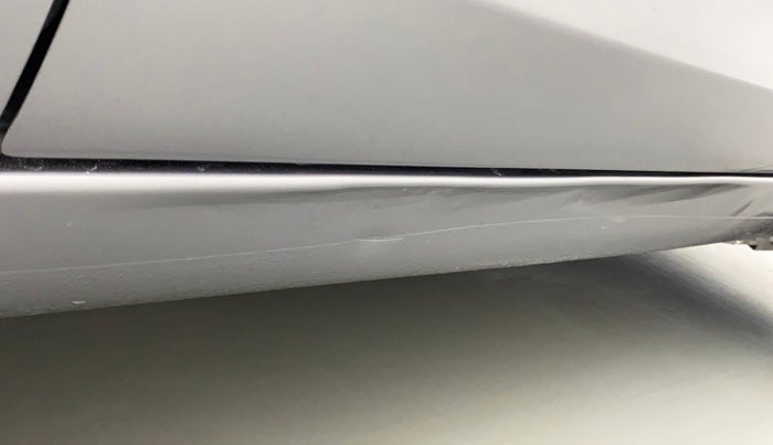 2011 Maruti Ritz VXI, Petrol, Manual, 74,331 km, Right running board - Slightly dented