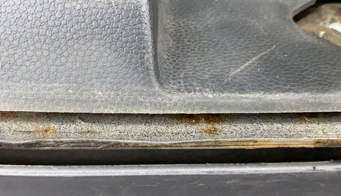 2011 Maruti Ritz VXI, Petrol, Manual, 74,331 km, Dicky (Boot door) - Slightly rusted