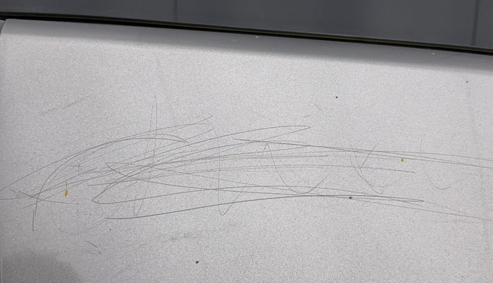 2011 Maruti Ritz VXI, Petrol, Manual, 74,331 km, Dicky (Boot door) - Minor scratches