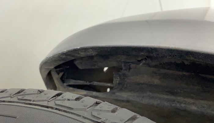 2011 Maruti Ritz VXI, Petrol, Manual, 74,331 km, Left fender - Lining loose