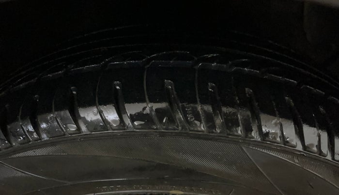 2018 Hyundai Xcent E+, Petrol, Manual, 67,143 km, Right Front Tyre Tread