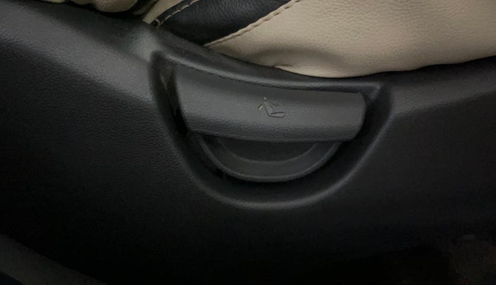 2018 Hyundai Xcent E+, Petrol, Manual, 67,143 km, Driver Side Adjustment Panel