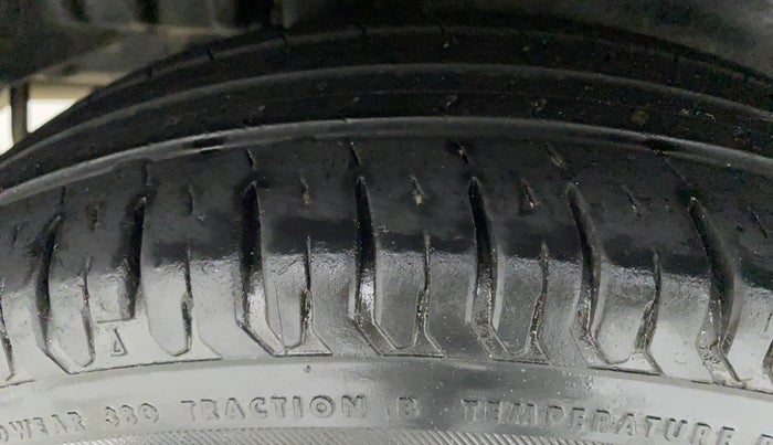 2016 Maruti Swift Dzire VXI, Petrol, Manual, 58,789 km, Right Rear Tyre Tread