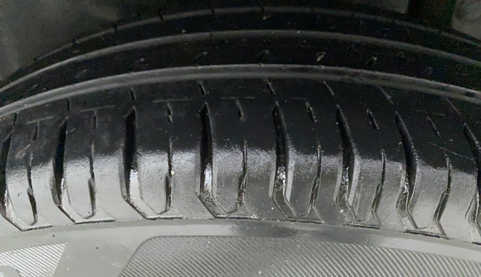 2016 Maruti Swift Dzire VXI, Petrol, Manual, 58,789 km, Left Rear Tyre Tread