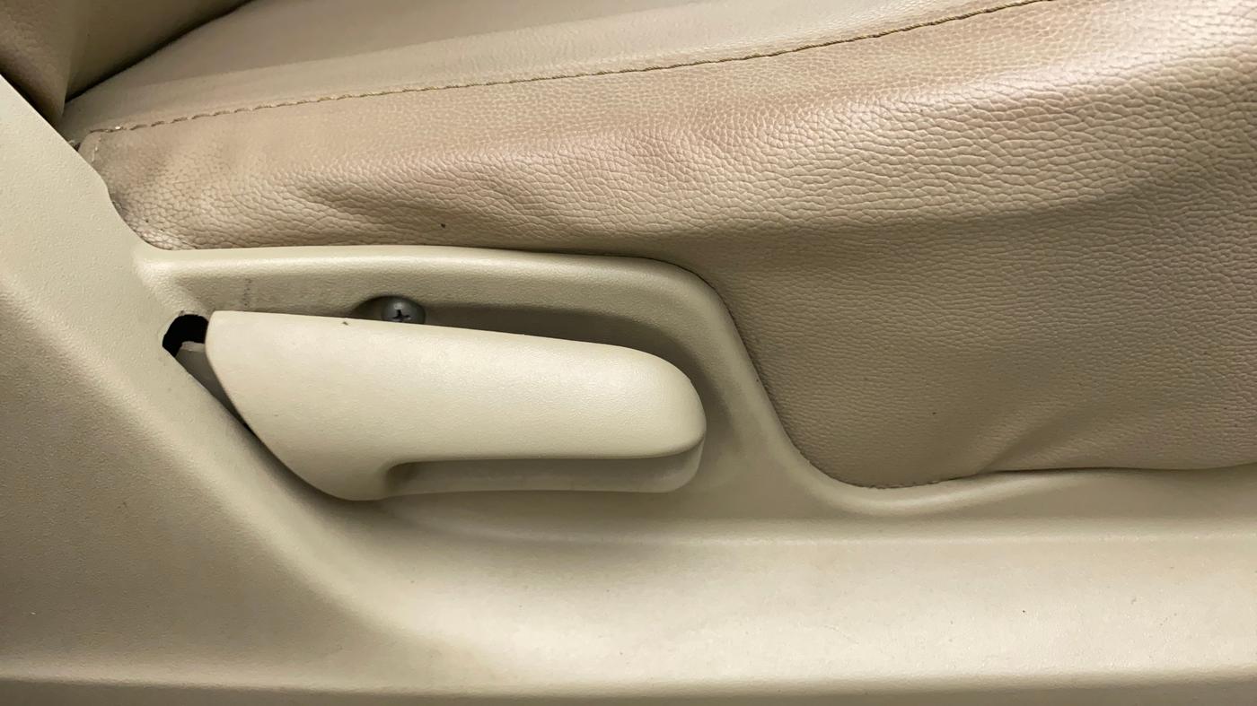 2016 Maruti Swift Dzire VXI, Petrol, Manual, 58,789 km, Driver Side Adjustment Panel