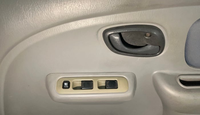 2014 Maruti Alto K10 VXI, Petrol, Manual, 21,382 km, Driver Side Door Panels Control