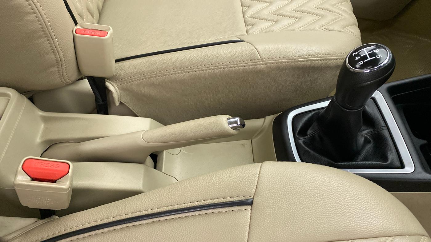 2020 Maruti Dzire ZXI Plus, Petrol, Manual, 25,042 km, Gear Lever