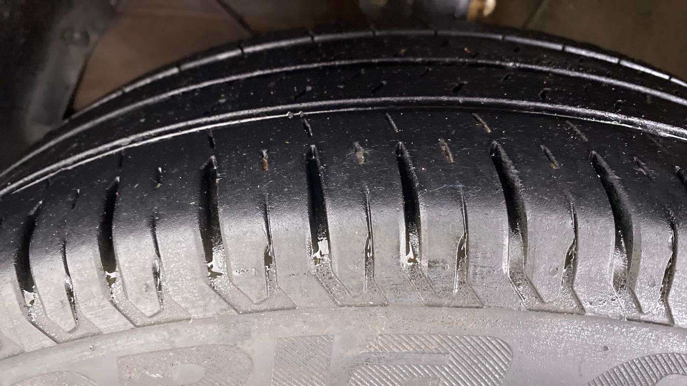 2020 Maruti Dzire ZXI Plus, Petrol, Manual, 25,042 km, Left Front Tyre Tread