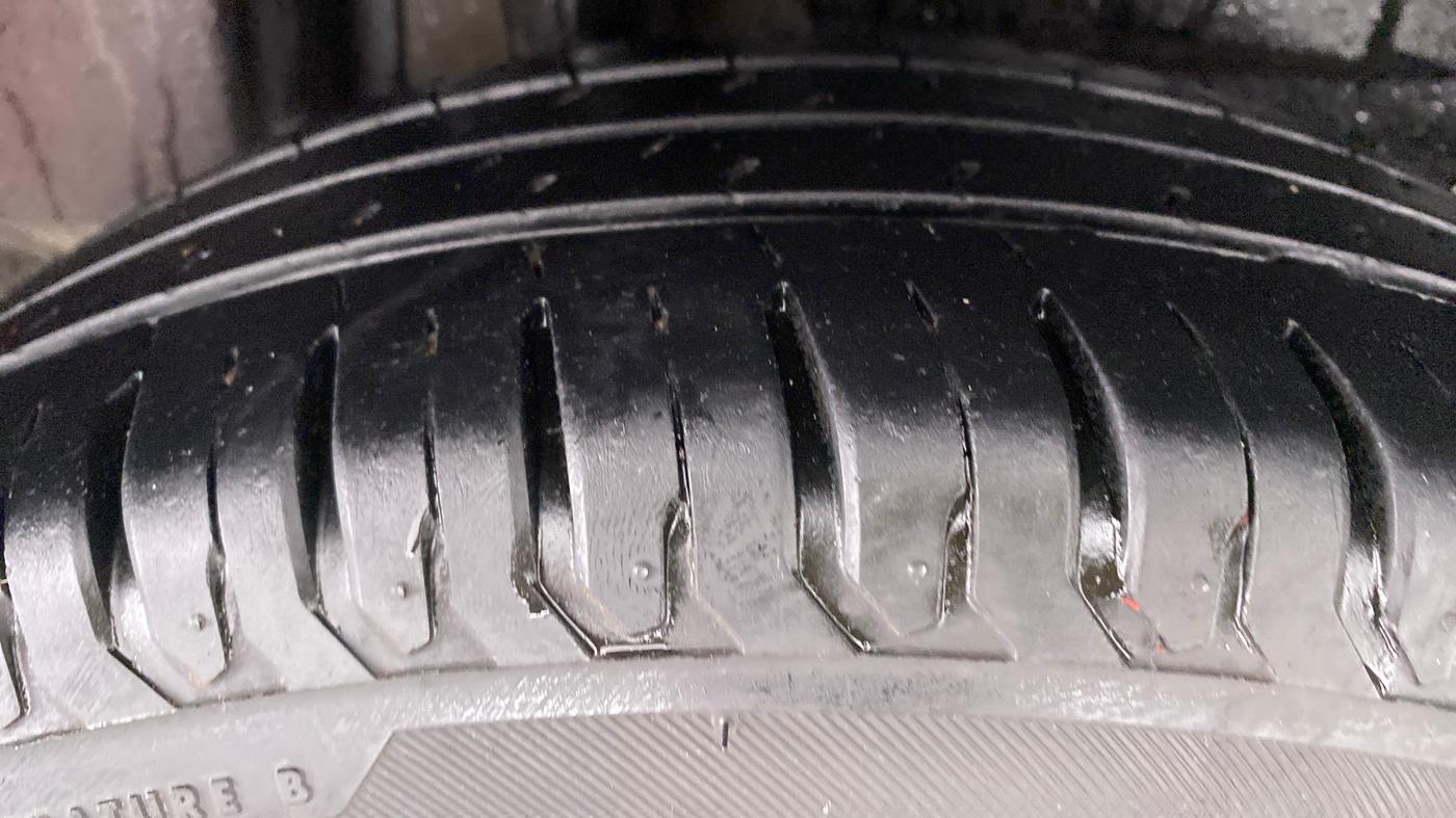 2020 Maruti Dzire ZXI Plus, Petrol, Manual, 25,042 km, Right Rear Tyre Tread