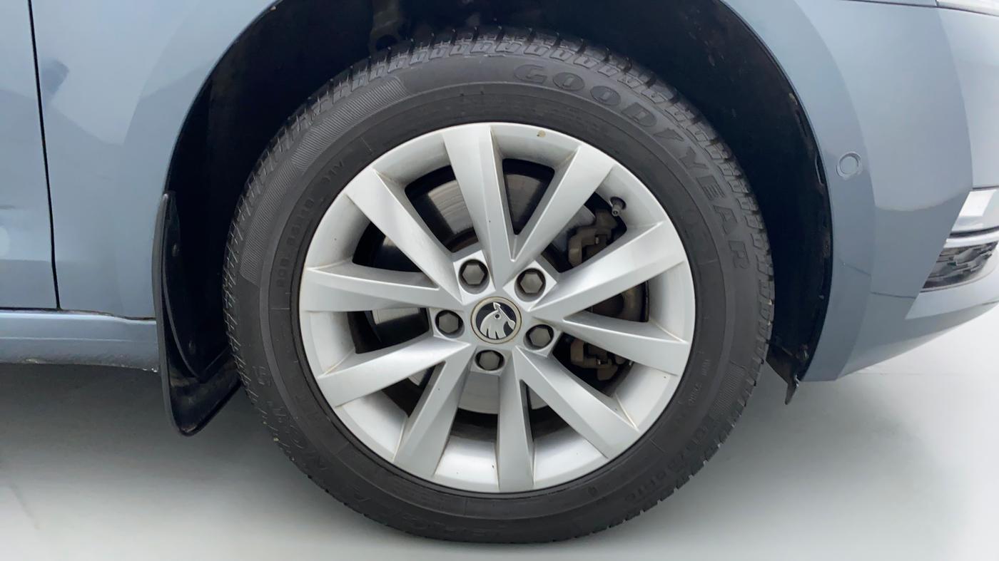2018 Skoda Octavia LK 1.8 TSI AT, Petrol, Automatic, 8,162 km, Right Front Wheel