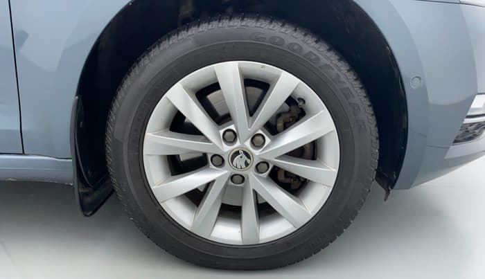 2018 Skoda Octavia LK 1.8 TSI AT, Petrol, Automatic, 8,162 km, Right Front Wheel