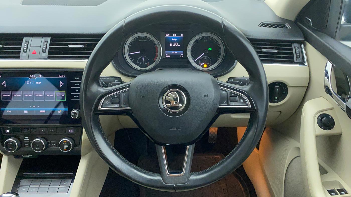 2018 Skoda Octavia LK 1.8 TSI AT, Petrol, Automatic, 8,162 km, Steering Wheel Close Up