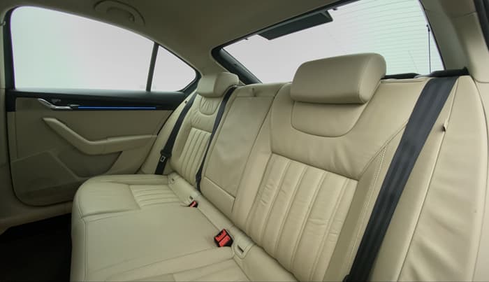 2018 Skoda Octavia LK 1.8 TSI AT, Petrol, Automatic, 8,162 km, Right Side Rear Door Cabin