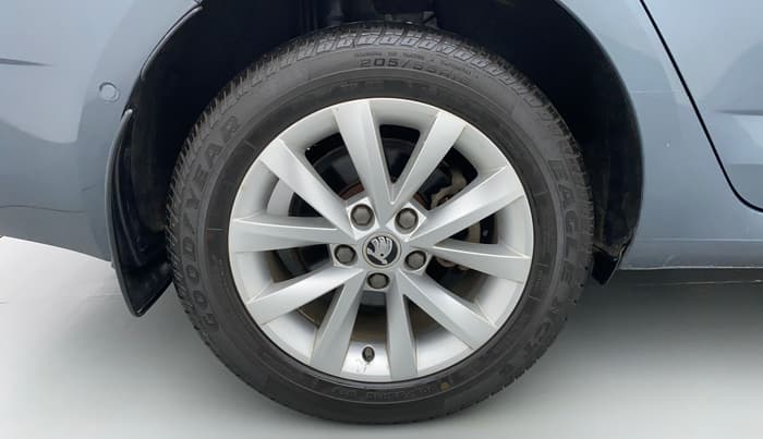 2018 Skoda Octavia LK 1.8 TSI AT, Petrol, Automatic, 8,162 km, Right Rear Wheel