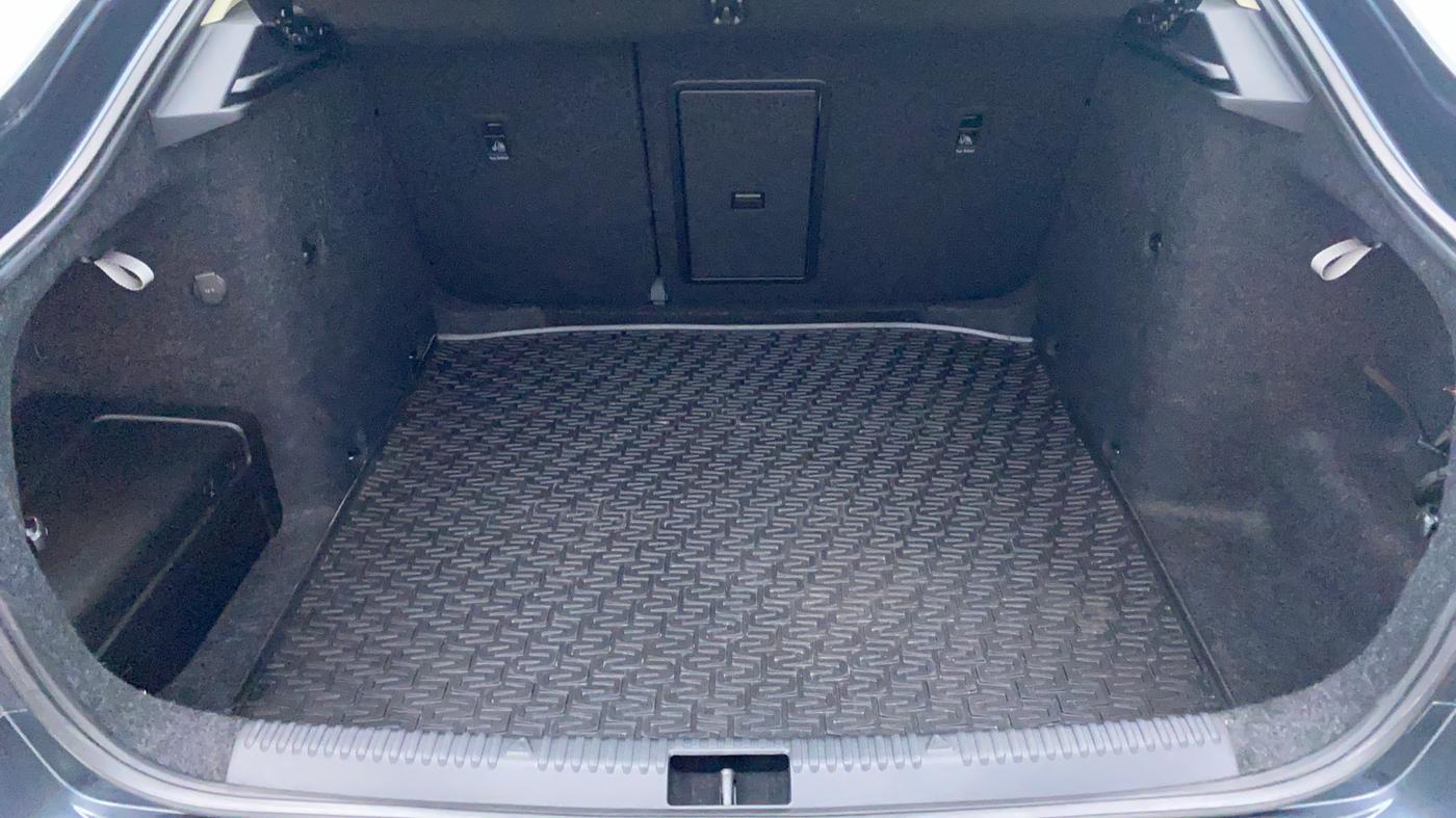 2018 Skoda Octavia LK 1.8 TSI AT, Petrol, Automatic, 8,162 km, Boot Inside